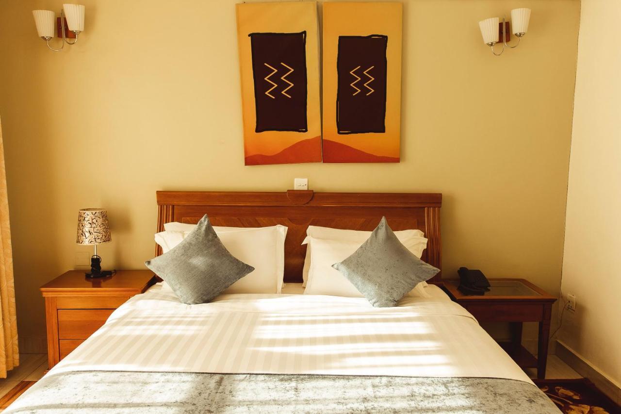 Highlands Suites Hotel And Apartments คิกาลี ภายนอก รูปภาพ
