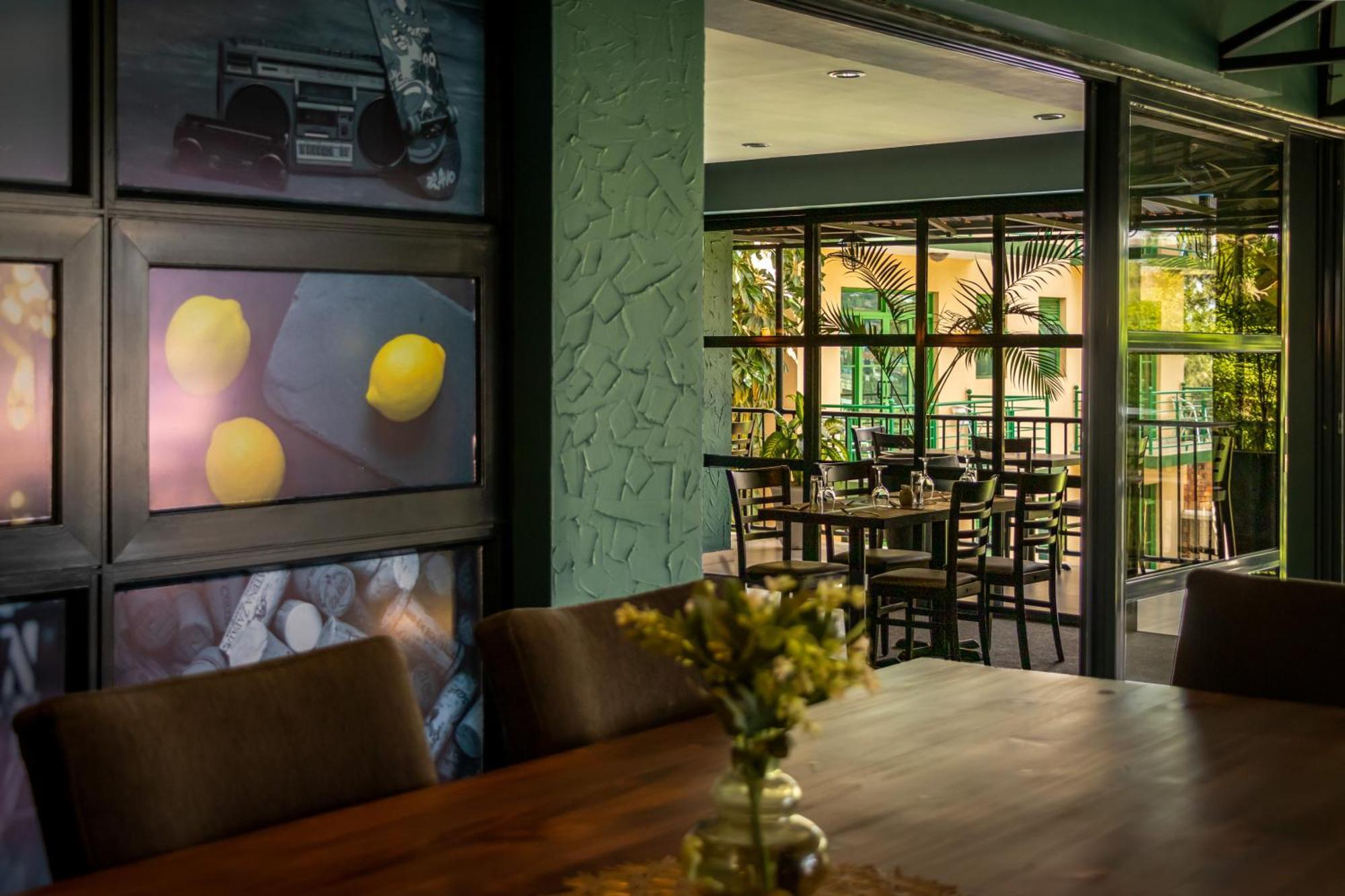 Highlands Suites Hotel And Apartments คิกาลี ภายนอก รูปภาพ