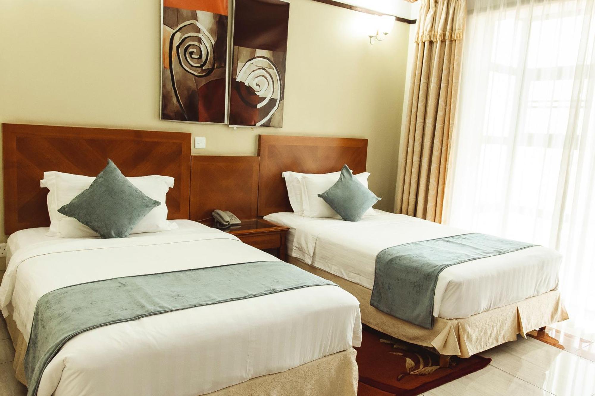 Highlands Suites Hotel And Apartments คิกาลี ภายนอก รูปภาพ